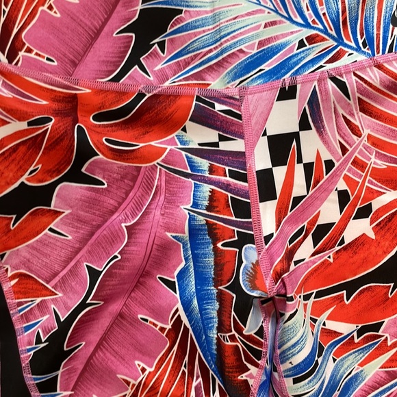 Fun Nike Leggings - DriFit - Picture 4 of 6